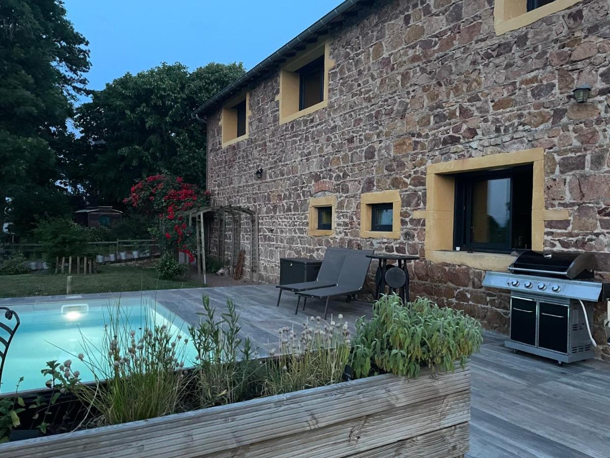 La Grange Aux Hirondelles - Appartement Complet Et Independant Commelle-Vernay Екстериор снимка