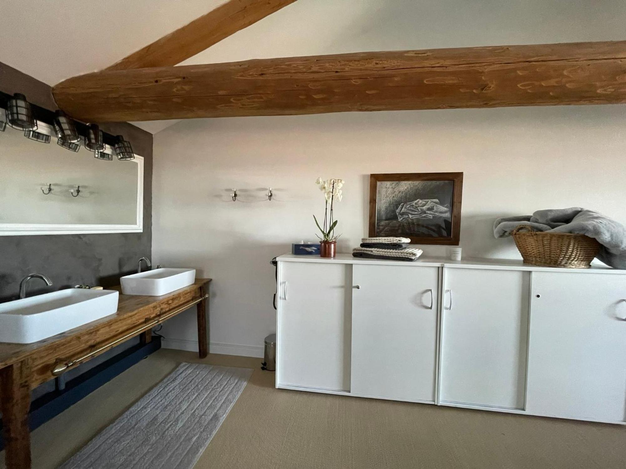 La Grange Aux Hirondelles - Appartement Complet Et Independant Commelle-Vernay Екстериор снимка